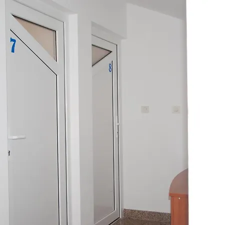 Beus Apartament *