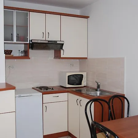 Beus Apartment Vir