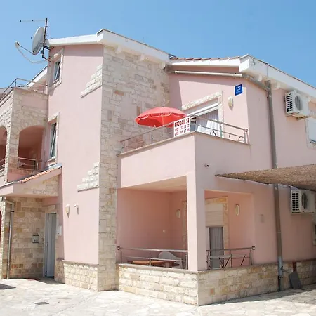 Beus Apartment Vir